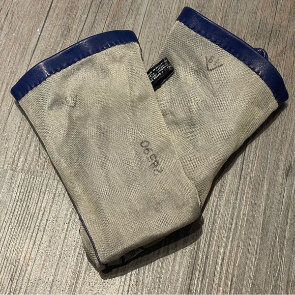 Leather gloves w silk lining, vibrant blue, spring/fall, 4 button/mid-arm length - Picture 9 of 10